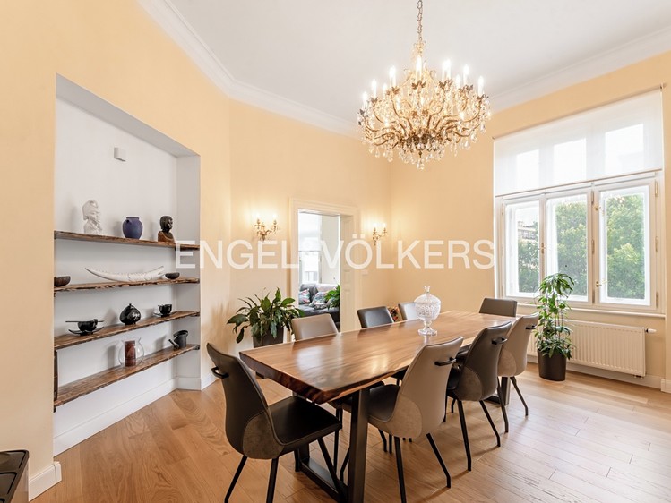 Pronájem bytu 3+1 102 m² - foto 1