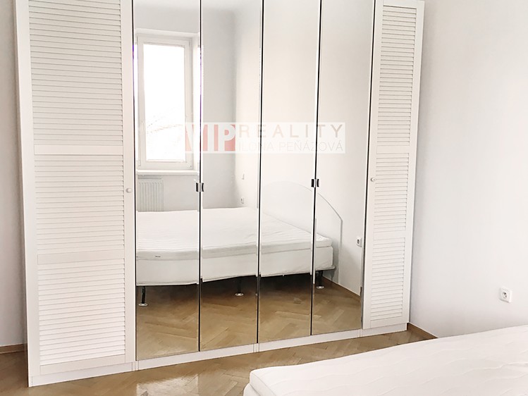 Pronájem bytu 2+1 61 m² - foto 6