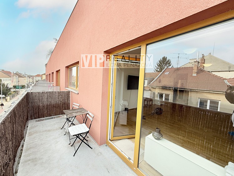 Pronájem bytu 2+kk 82 m² - foto 3