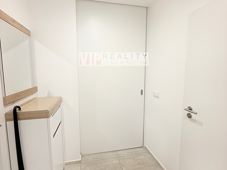 Pronájem bytu 2+kk 82 m² - foto 8