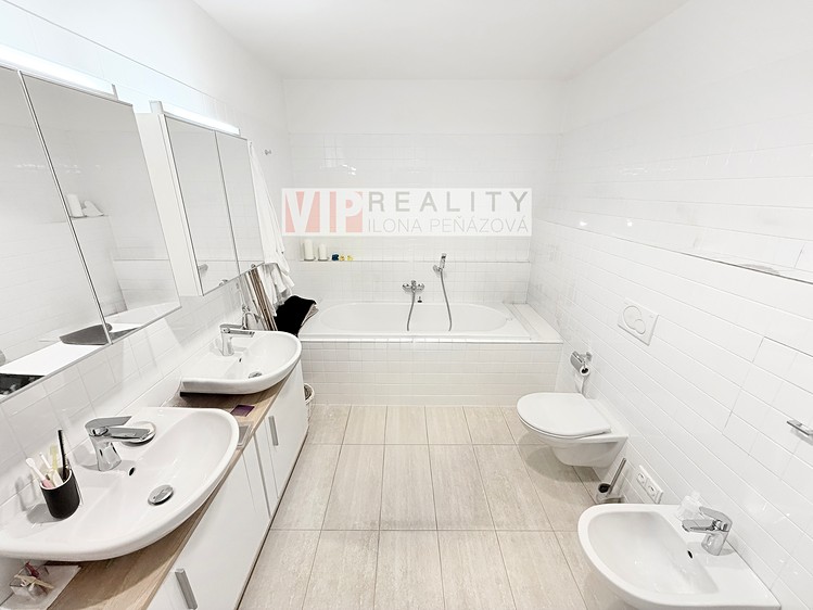 Pronájem bytu 2+kk 82 m² - foto 6