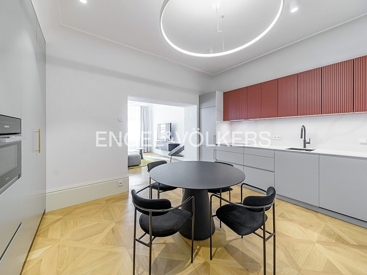 Pronájem bytu 3+1 98 m² - foto 3