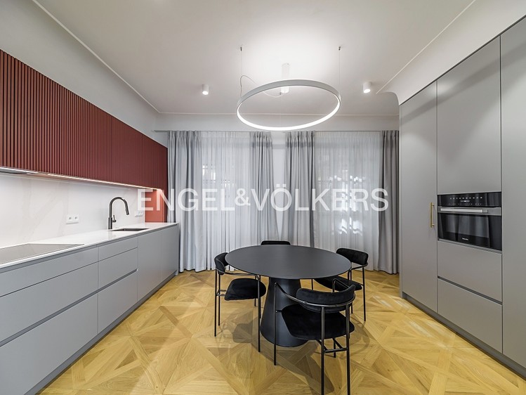 Pronájem bytu 3+1 98 m² - foto 2