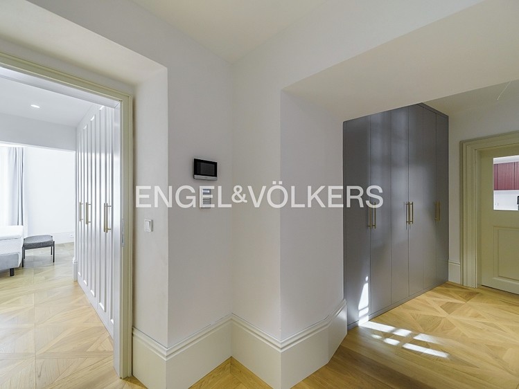 Pronájem bytu 3+1 98 m² - foto 8