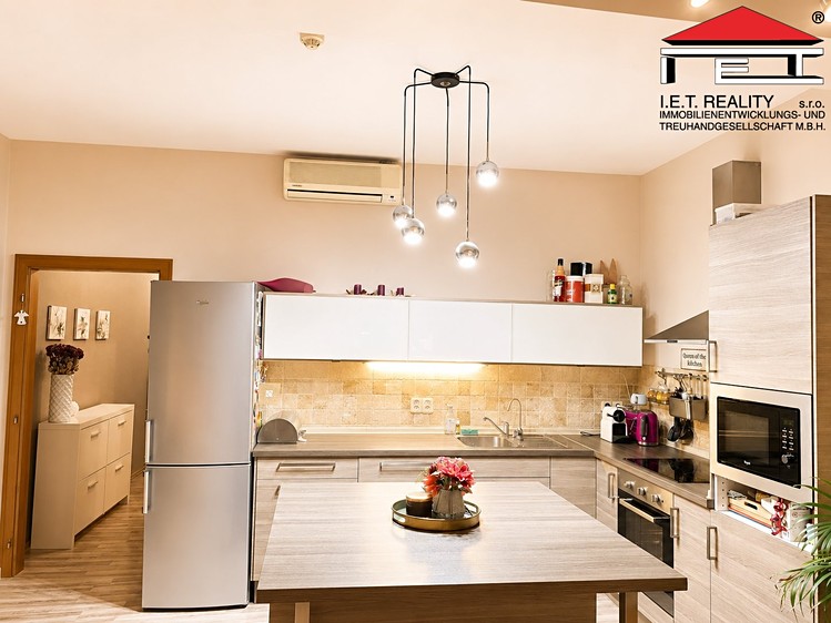 Pronájem bytu 3+kk 100 m² - foto 3