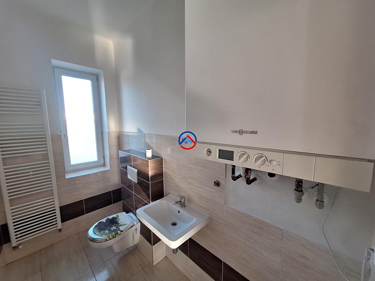 Pronájem bytu 3+kk 100 m² (Jednopodlažní) - foto 4