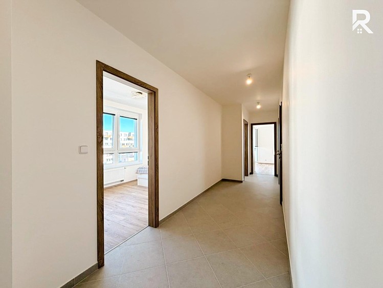 Pronájem bytu 3+kk 75 m² - foto 5