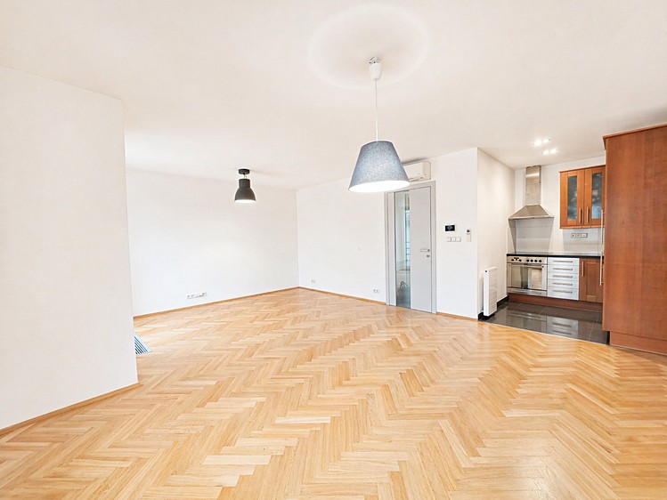 Pronájem bytu 2+kk 70 m² - foto 4