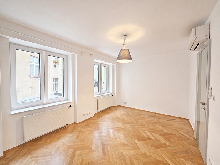 Pronájem bytu 2+kk 70 m² - foto 6