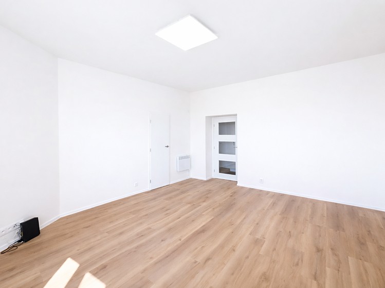 Pronájem bytu 1+1 35 m² - foto 4