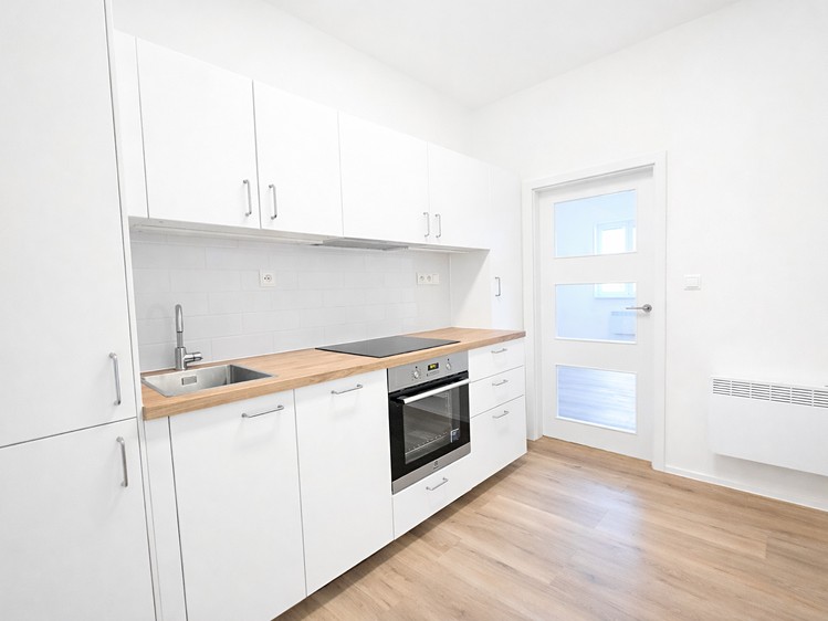 Pronájem bytu 1+1 32 m² - foto 1
