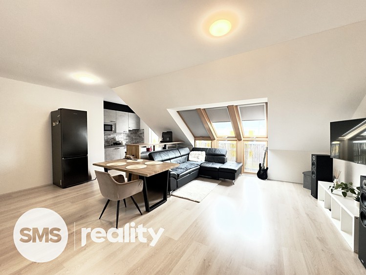 Pronájem bytu 2+kk 71 m² - foto 1