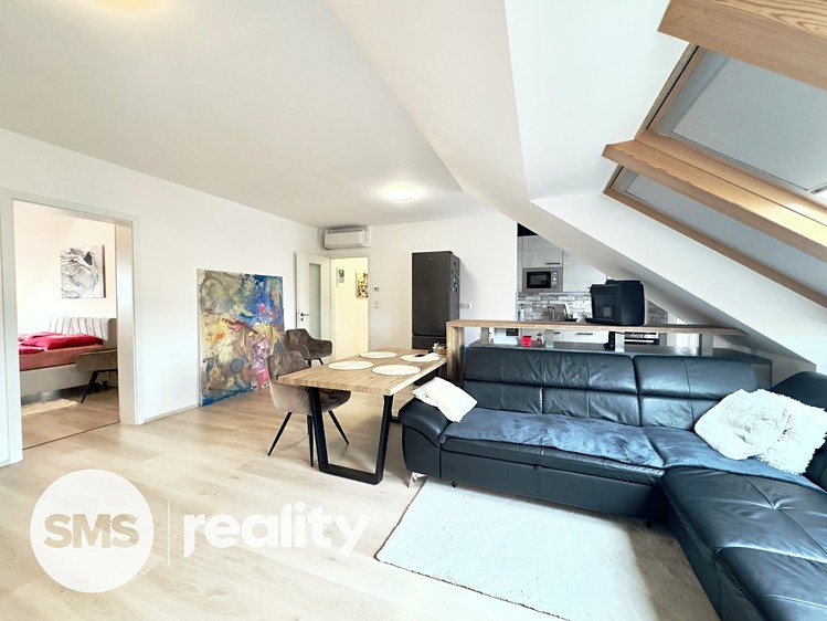 Pronájem bytu 2+kk 71 m² - foto 8