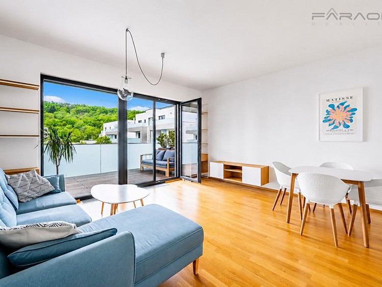 Pronájem bytu 2+kk 71 m² - foto 2