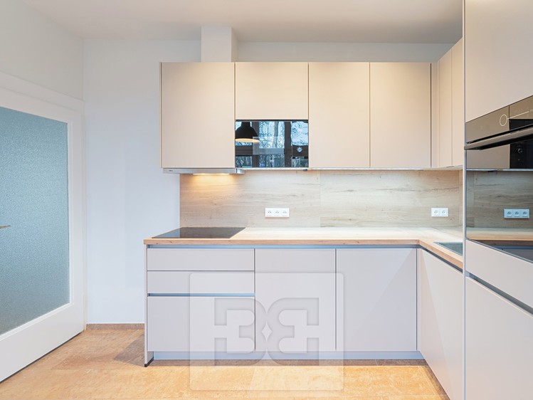 Pronájem bytu 3+1 110 m² - foto 3