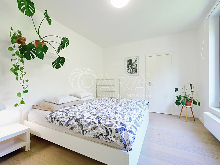 Pronájem bytu 2+kk 47 m² (Jednopodlažní) - foto 2
