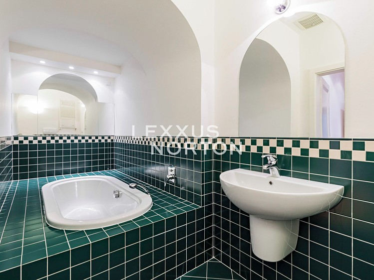 Pronájem bytu 4+1 170 m² - foto 4