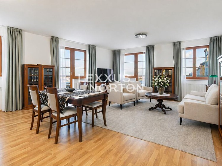 Pronájem bytu 3+kk 100 m² - foto 1