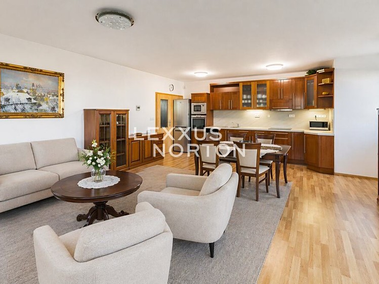 Pronájem bytu 3+kk 100 m² - foto 4