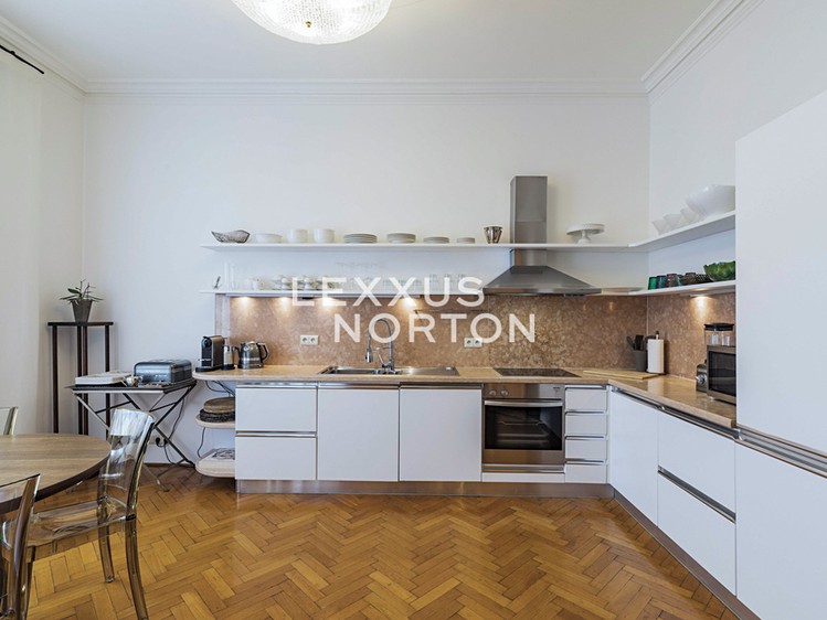 Pronájem bytu 5+1 171 m² - foto 4