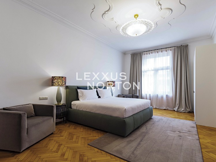 Pronájem bytu 5+1 171 m² - foto 3
