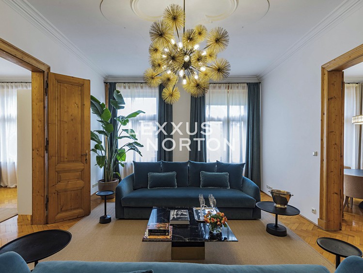 Pronájem bytu 5+1 171 m² - foto 1