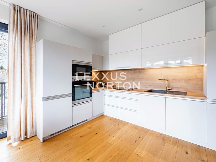 Pronájem bytu 3+kk 93 m² - foto 3