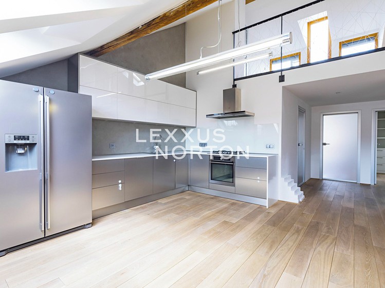 Pronájem bytu 4+kk 192 m² - foto 8