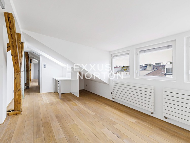 Pronájem bytu 4+kk 192 m² - foto 5