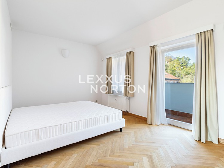 Pronájem bytu 5+1 286 m² - foto 4