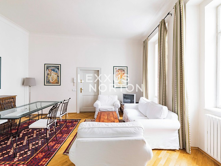 Pronájem bytu 2+1 73 m² - foto 1