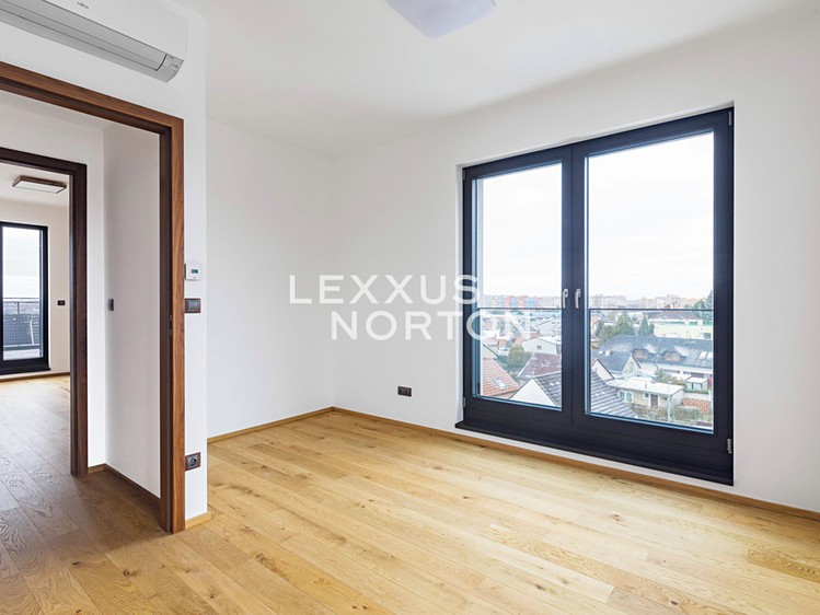 Pronájem bytu 4+kk 110 m² - foto 5