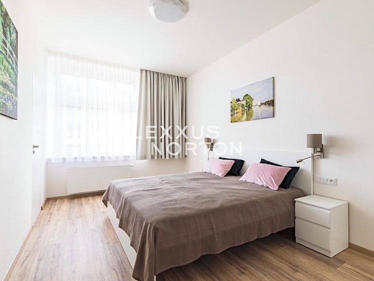 Pronájem bytu 2+kk 73 m² - foto 3