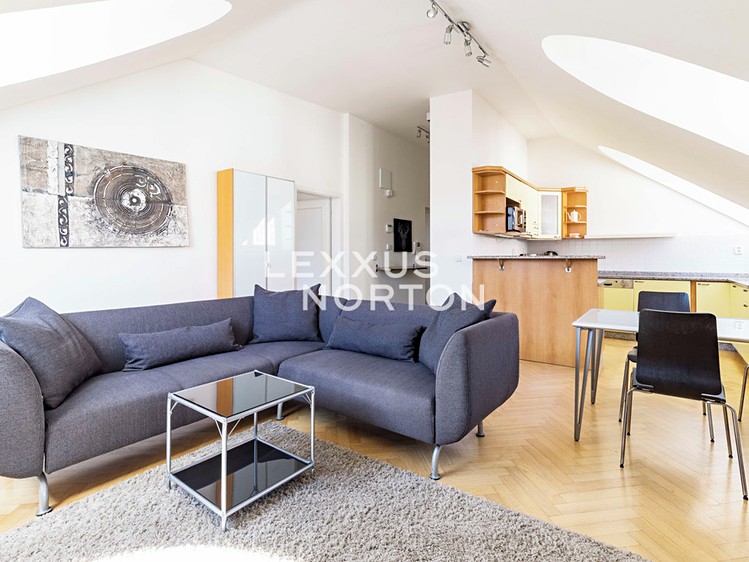 Pronájem bytu 3+kk 75 m² - foto 1