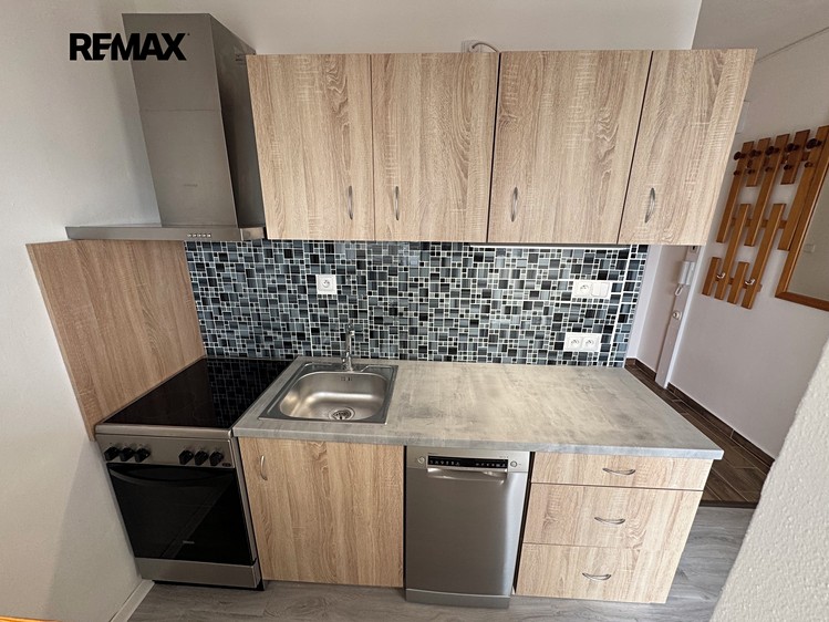 Pronájem bytu 2+kk 35 m² (Jednopodlažní) - foto 1