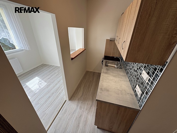 Pronájem bytu 2+kk 35 m² (Jednopodlažní) - foto 2