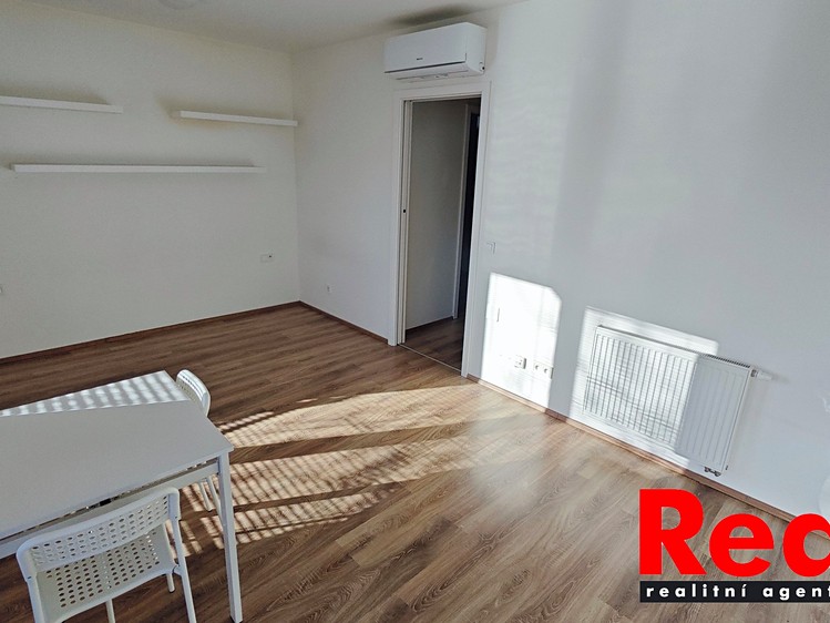 Pronájem bytu 1+kk 35 m² - foto 7