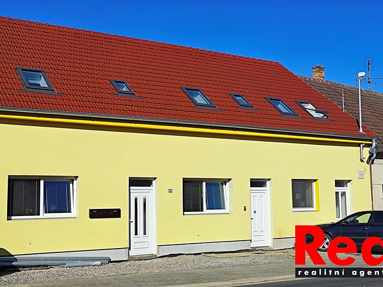 Pronájem bytu 4+kk 97 m² (Podkrovní) - foto 3