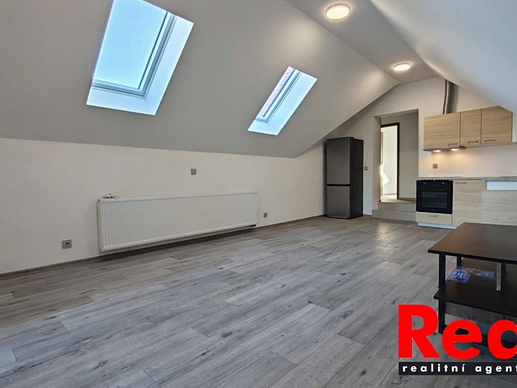 Pronájem bytu 4+kk 97 m² (Podkrovní) - foto 7