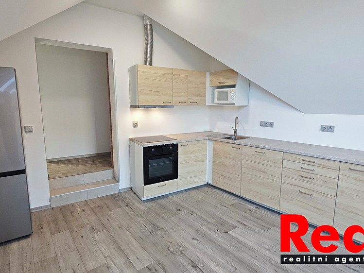 Pronájem bytu 4+kk 97 m² (Podkrovní) - foto 8