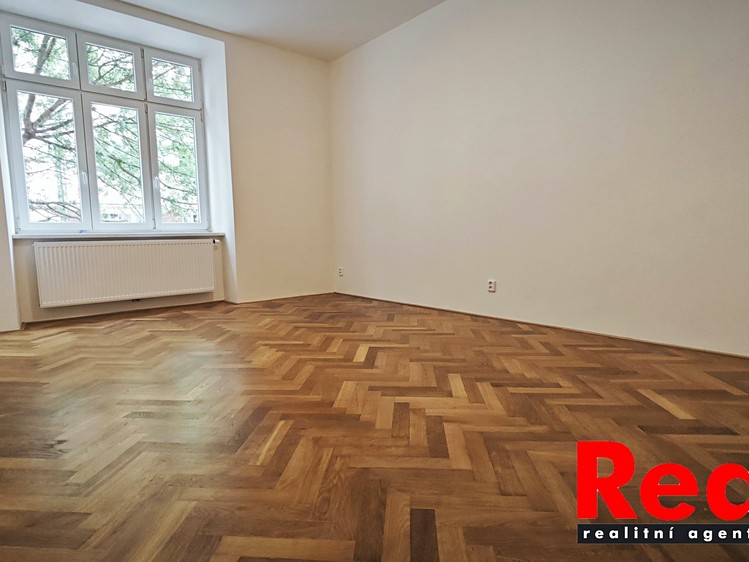Pronájem bytu 3+1 69 m² - foto 1