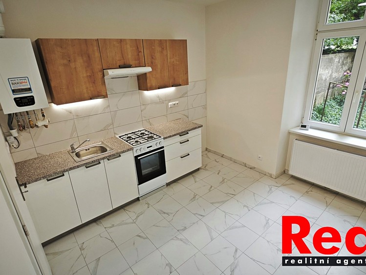 Pronájem bytu 3+1 69 m² - foto 2