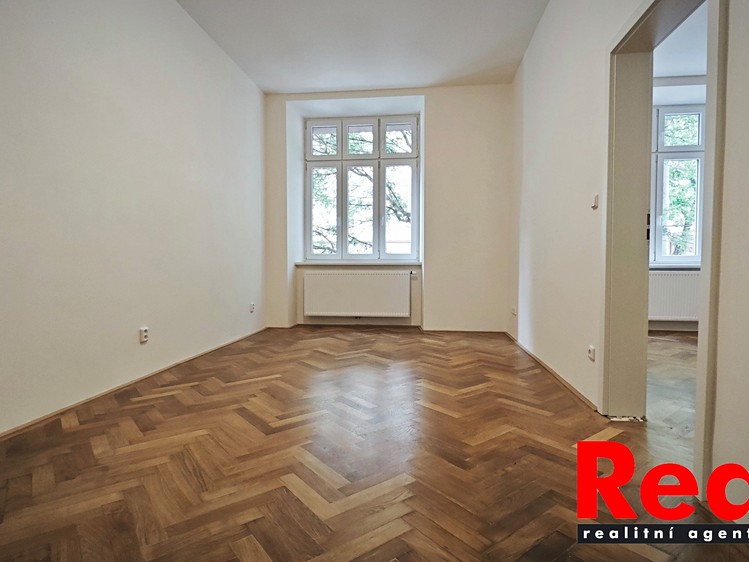 Pronájem bytu 3+1 69 m² - foto 5