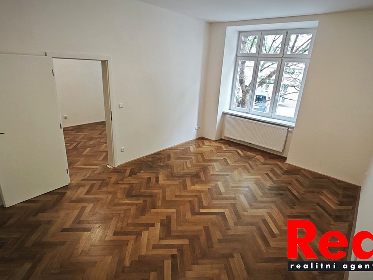 Pronájem bytu 3+1 69 m² - foto 7