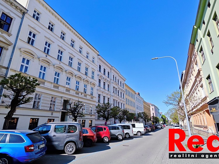 Pronájem bytu 2+1 57 m² - foto 1