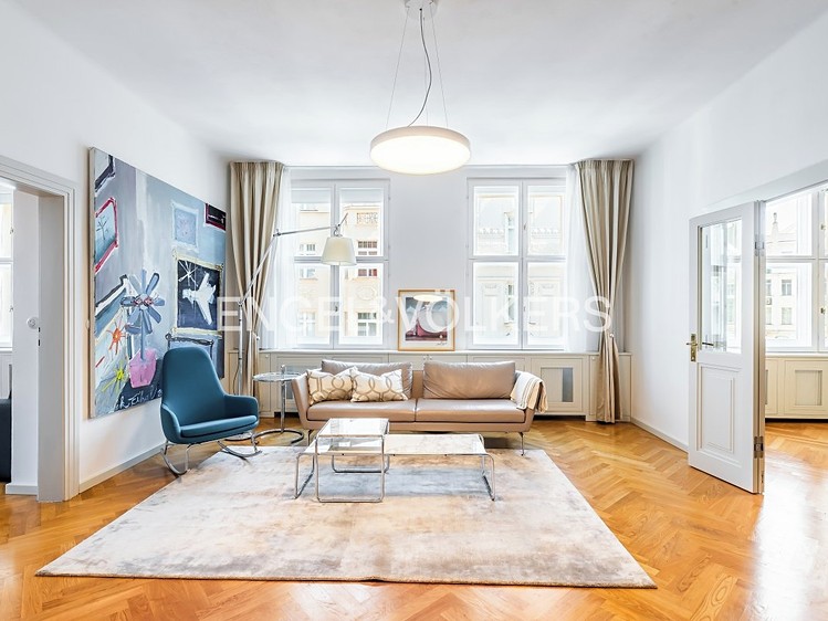 Pronájem bytu 3+1 142 m² - foto 1