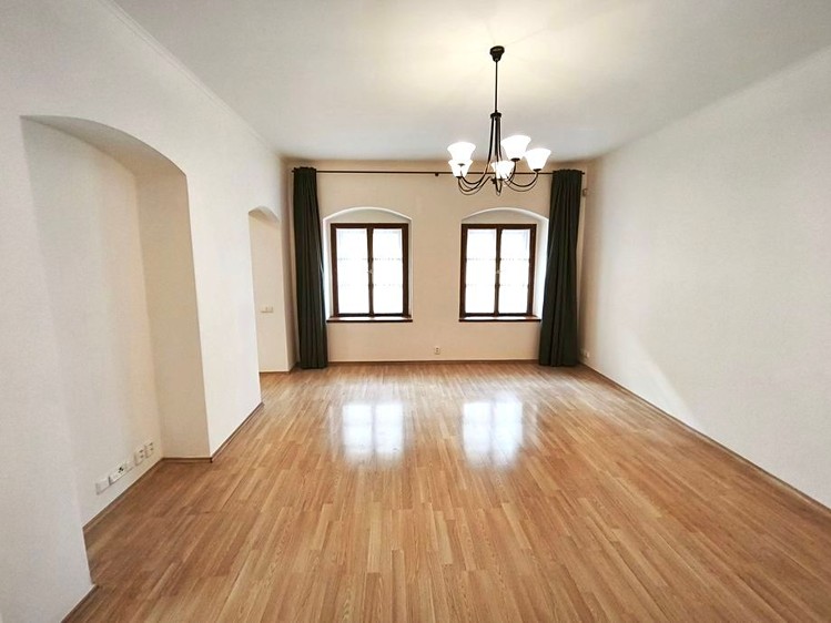 Pronájem bytu 2+1 65 m² - foto 2