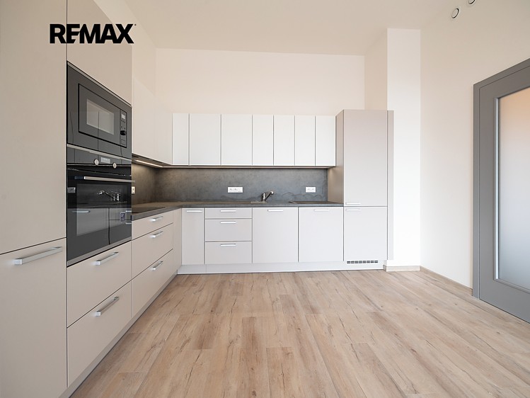 Pronájem bytu 2+kk 56 m² - foto 3