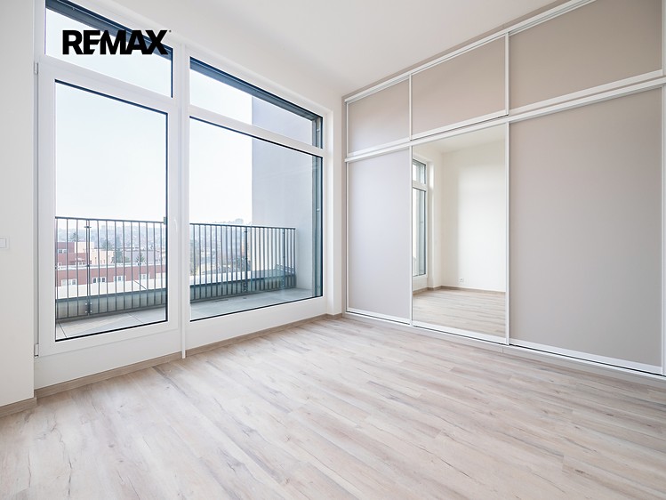 Pronájem bytu 2+kk 56 m² - foto 6