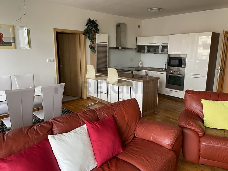 Pronájem bytu 3+kk 110 m² - foto 2